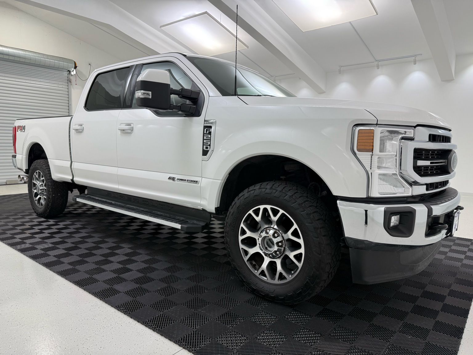 2021 Ford F-250 Super Duty Lariat Crew Cab 4WD