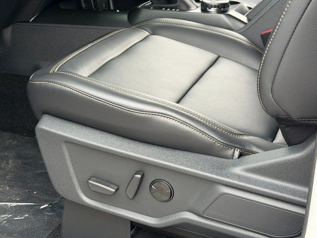 New 2026 Oxford White Ford Badlands image 22