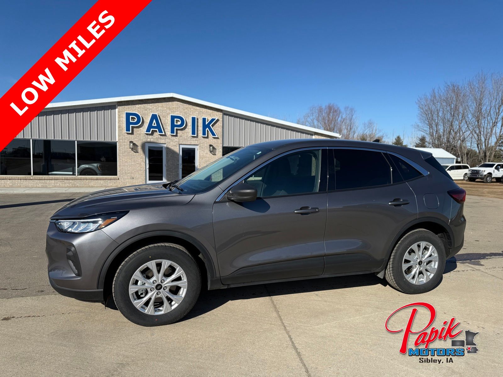 Carbonized Gray Metallic 2024 Ford Escape Active AWD SUV / Crossover All-Wheel Drive 8-Speed Automatic