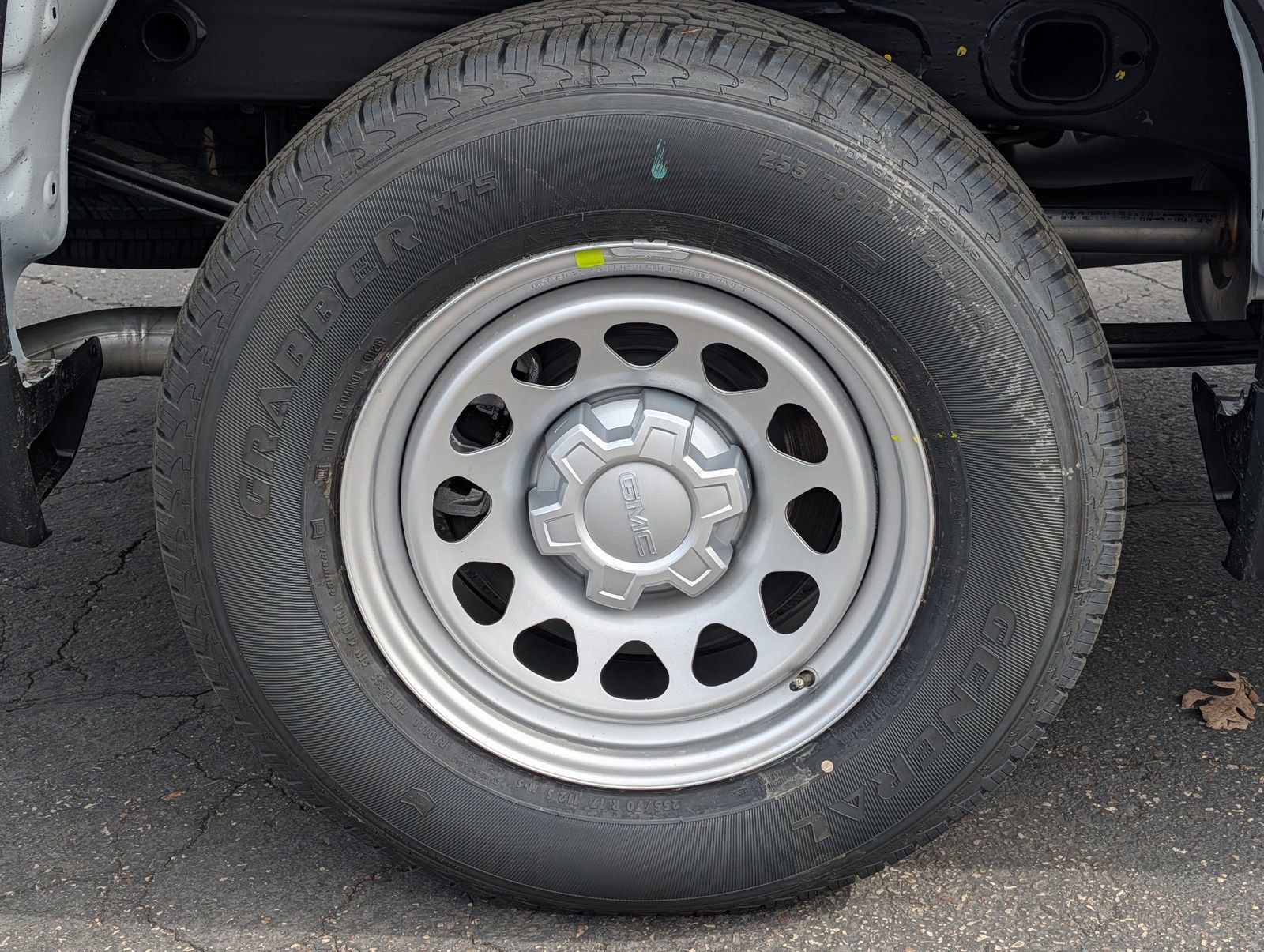 View vehicle photo 3