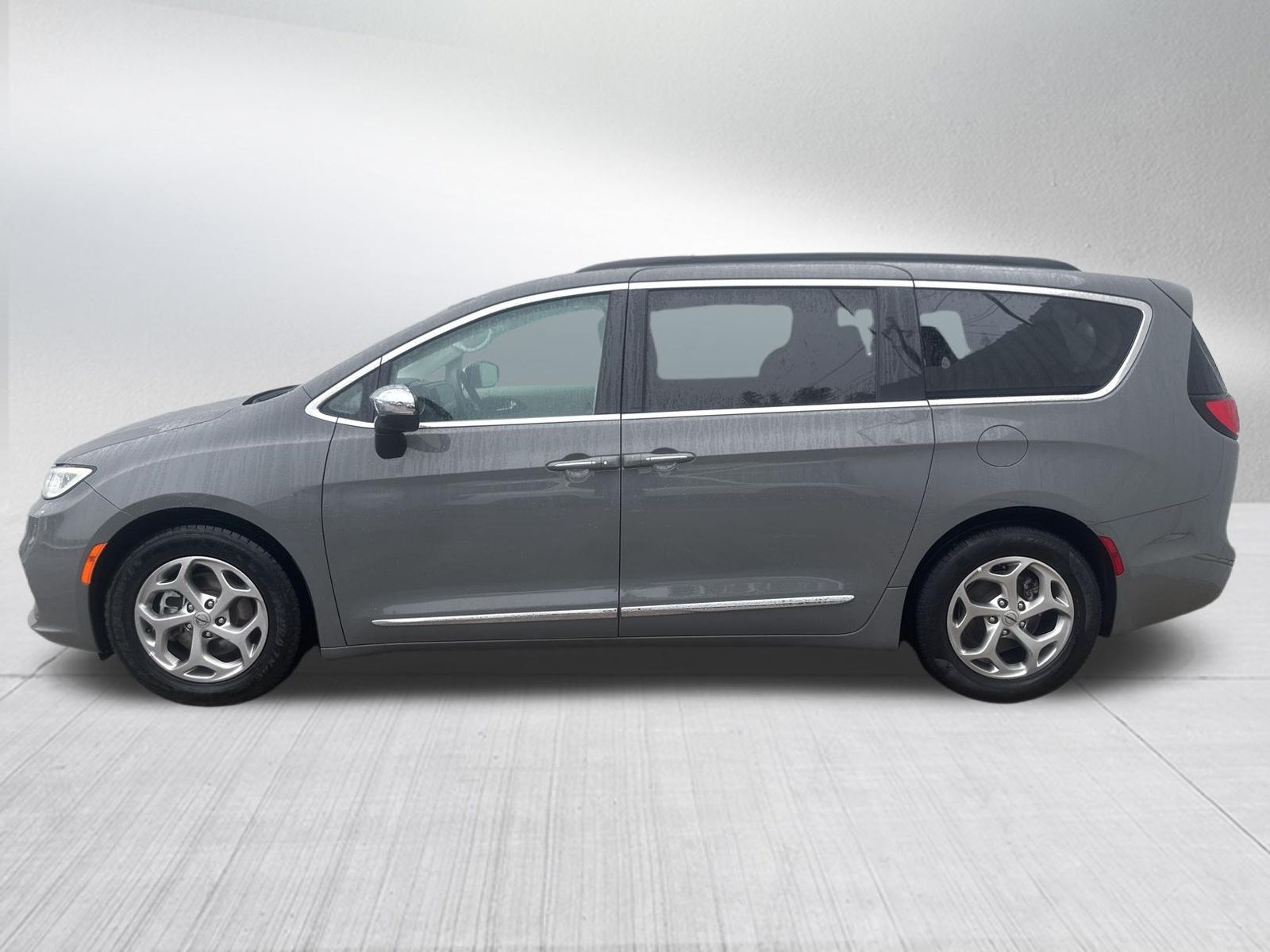 Used Car 2023 Chrysler Pacifica  Limited For Sale Under $30,000 In Austin, Texas