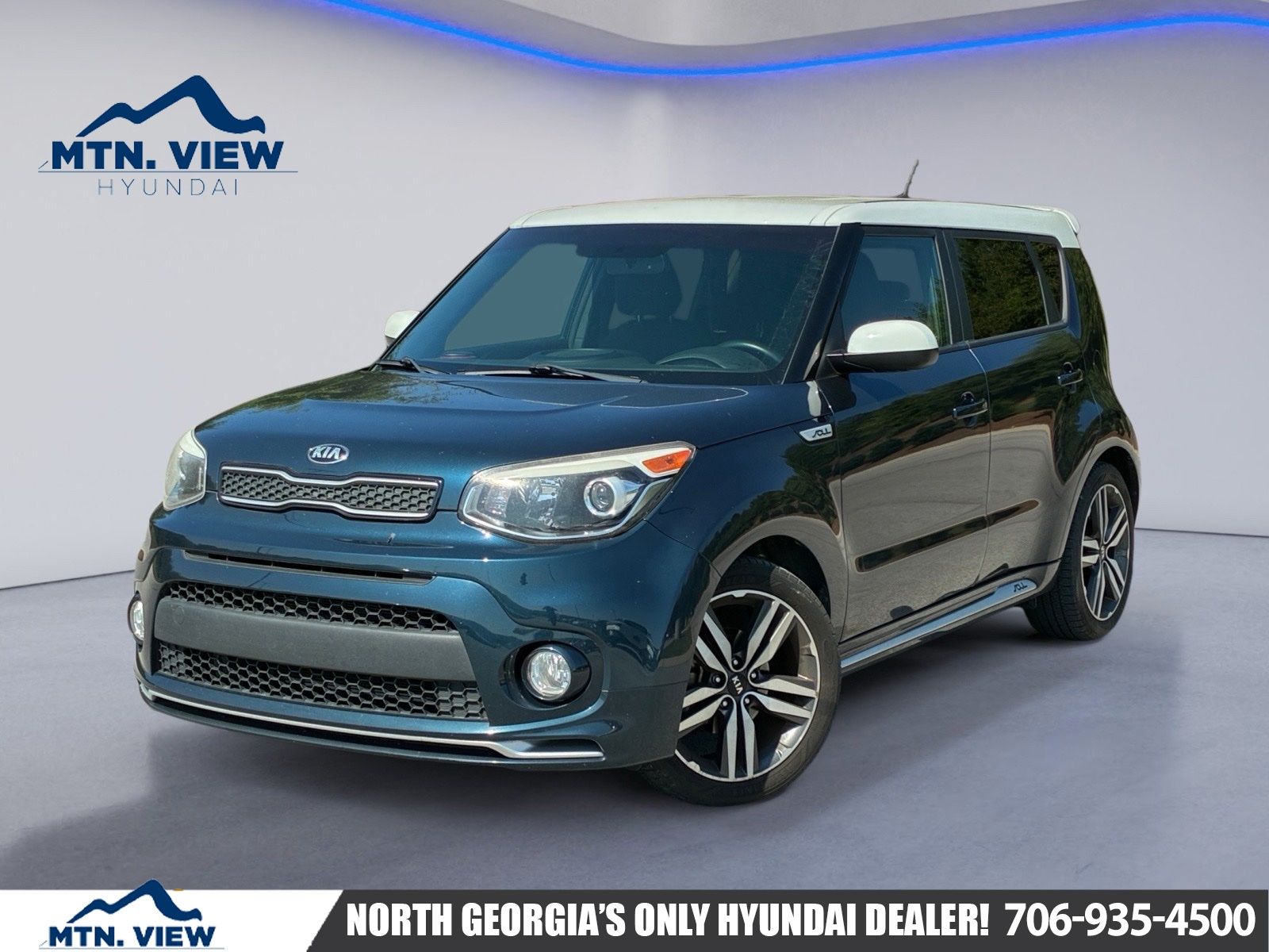 Mysterious Blue/White Roof 2018 Kia Soul Wagon Front-Wheel Drive 6-Speed Automatic