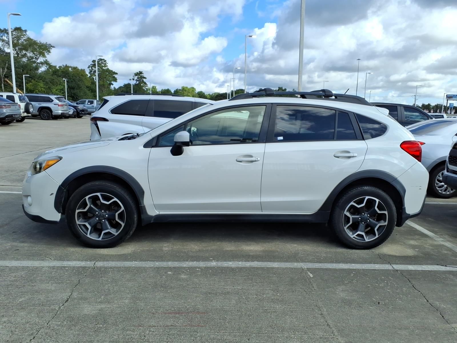 2015 Subaru XV Crosstrek 2.0i Premium White at AutoSavvy Houston Northwest
