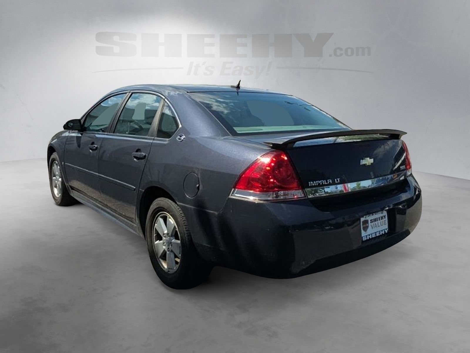Used 2009 Gray Chevrolet LT image 12