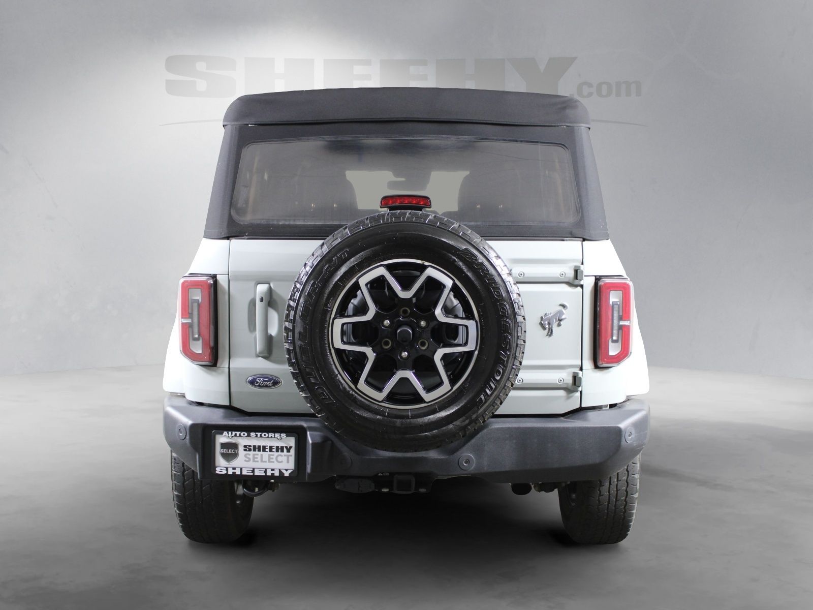 Used 2022 Gray Ford Outer Banks image 6