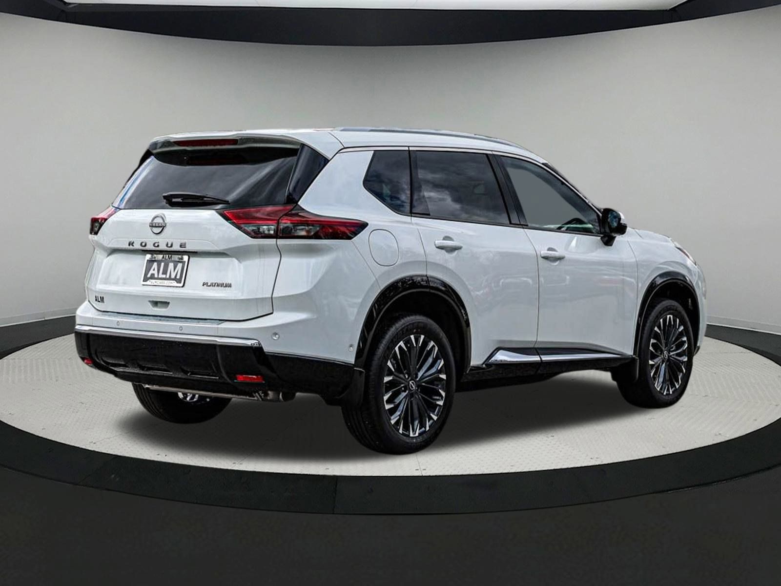 2025 Nissan Rogue Platinum photo 4