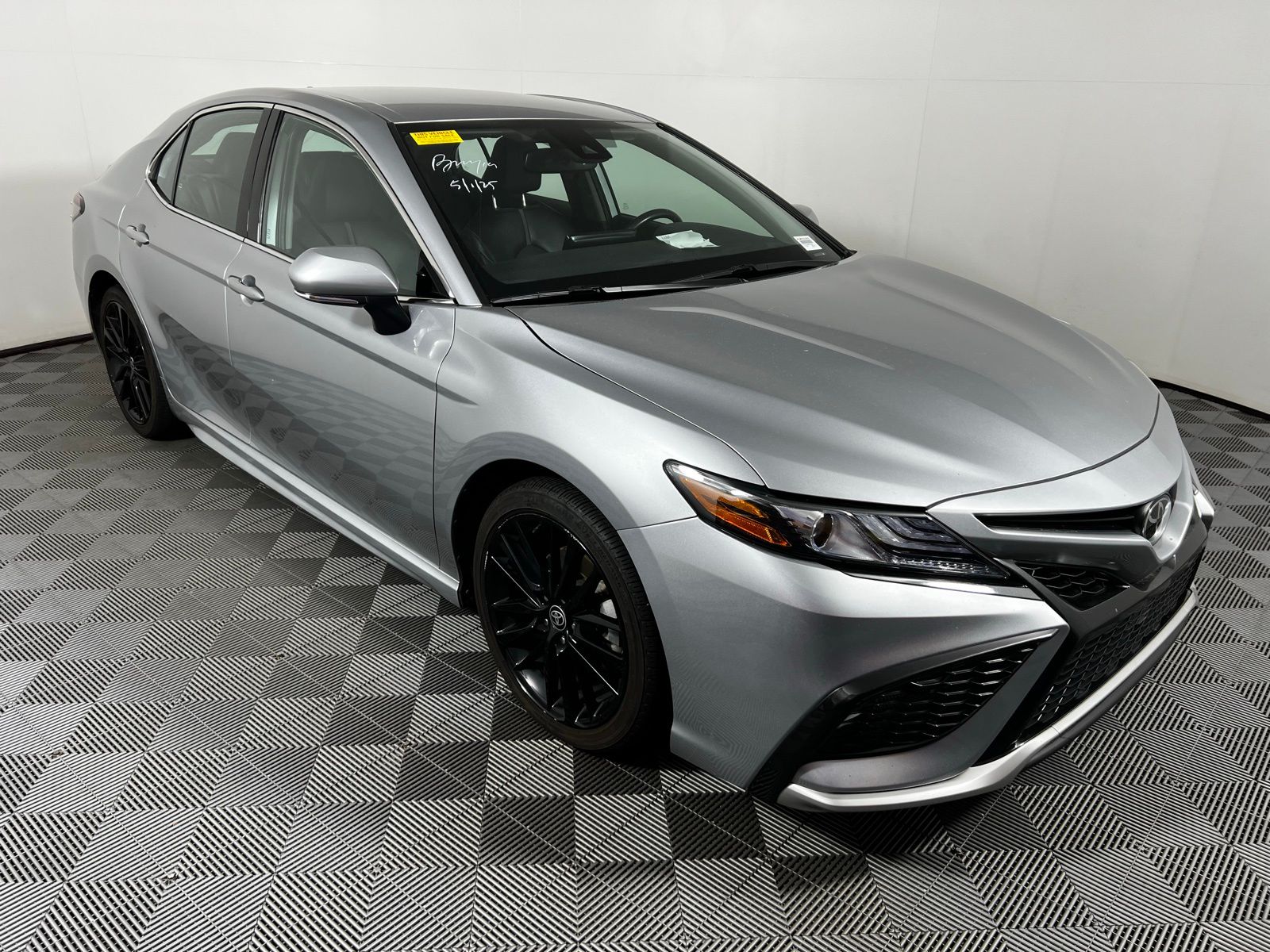 2023 Toyota Camry XSE 3