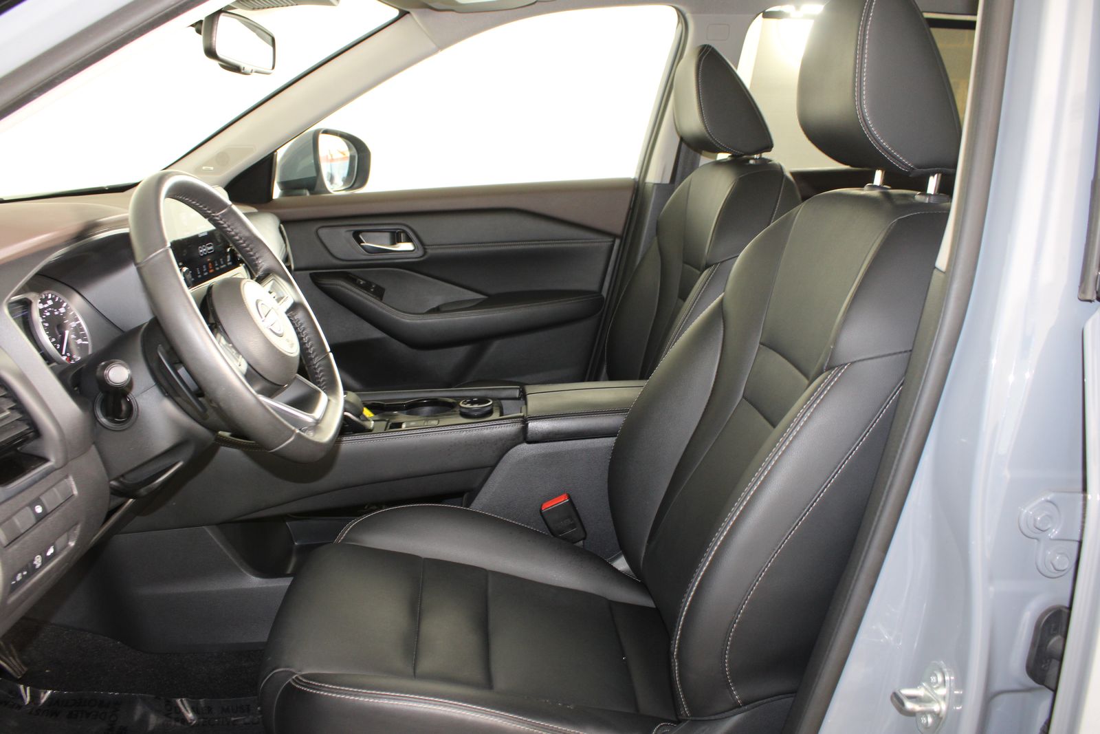 Used 2023 Gray Nissan SL image 15