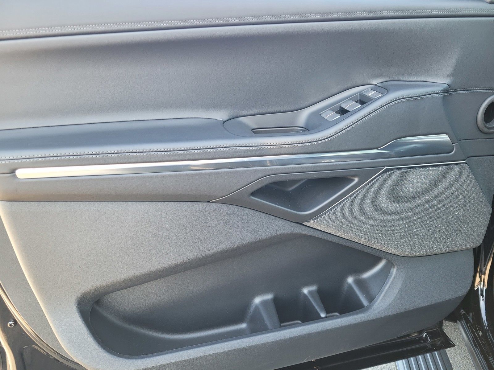 New 2026 Black Lincoln Reserve image 10