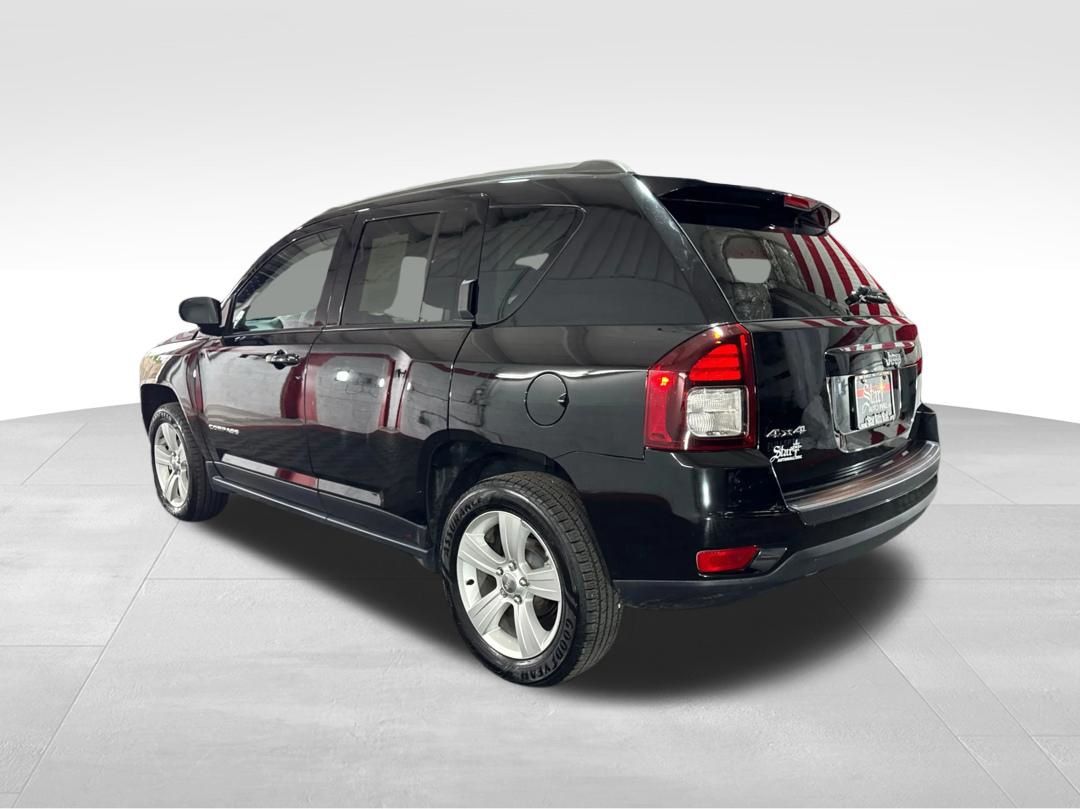 View vehicle photo 7