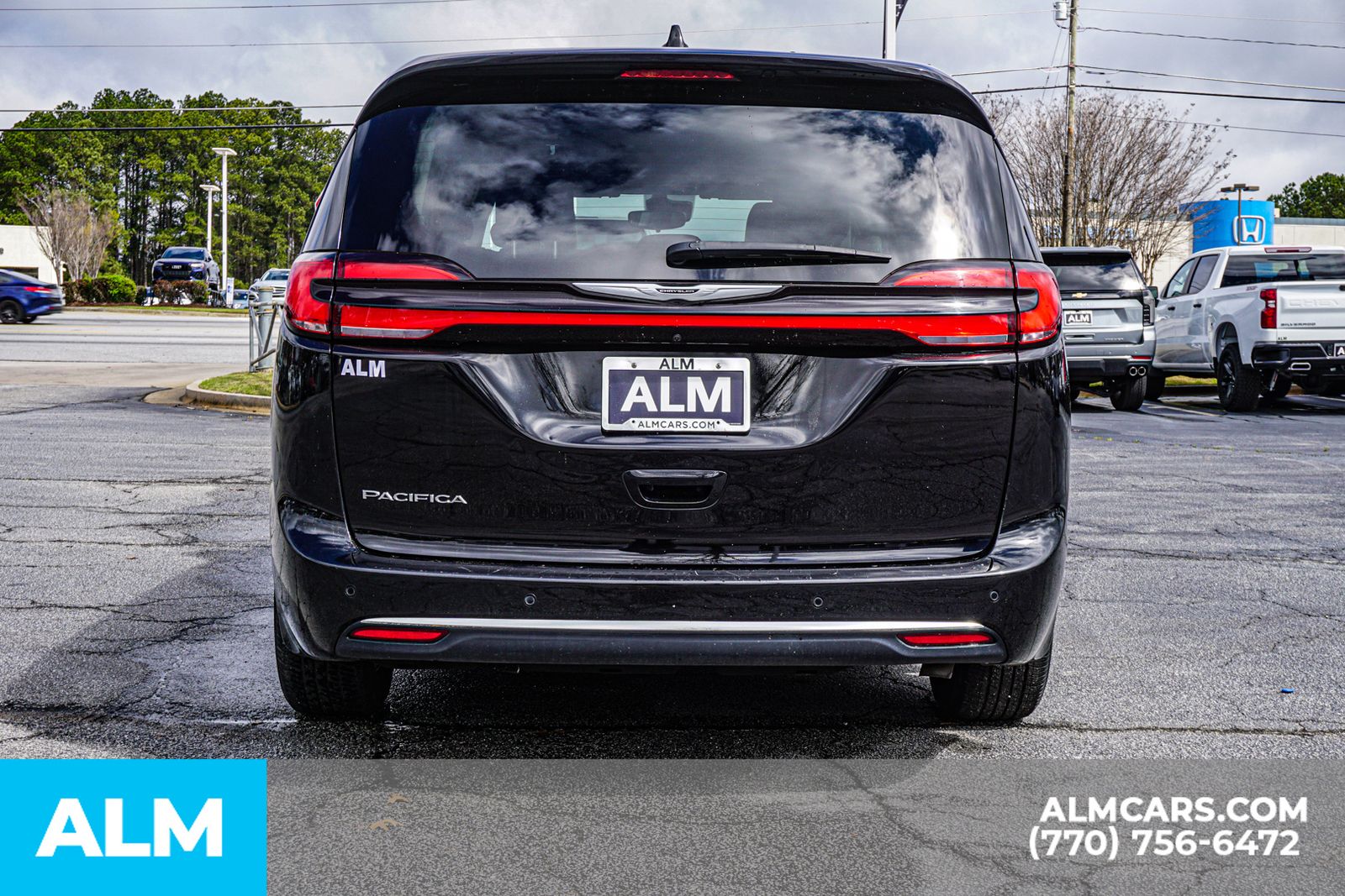 Used 2024 Black Chrysler Touring L image 12