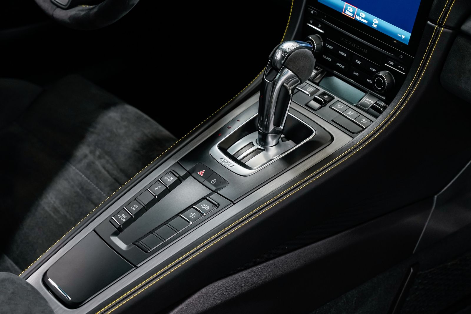 2021 Porsche 718 Cayman GT4 — photo 25