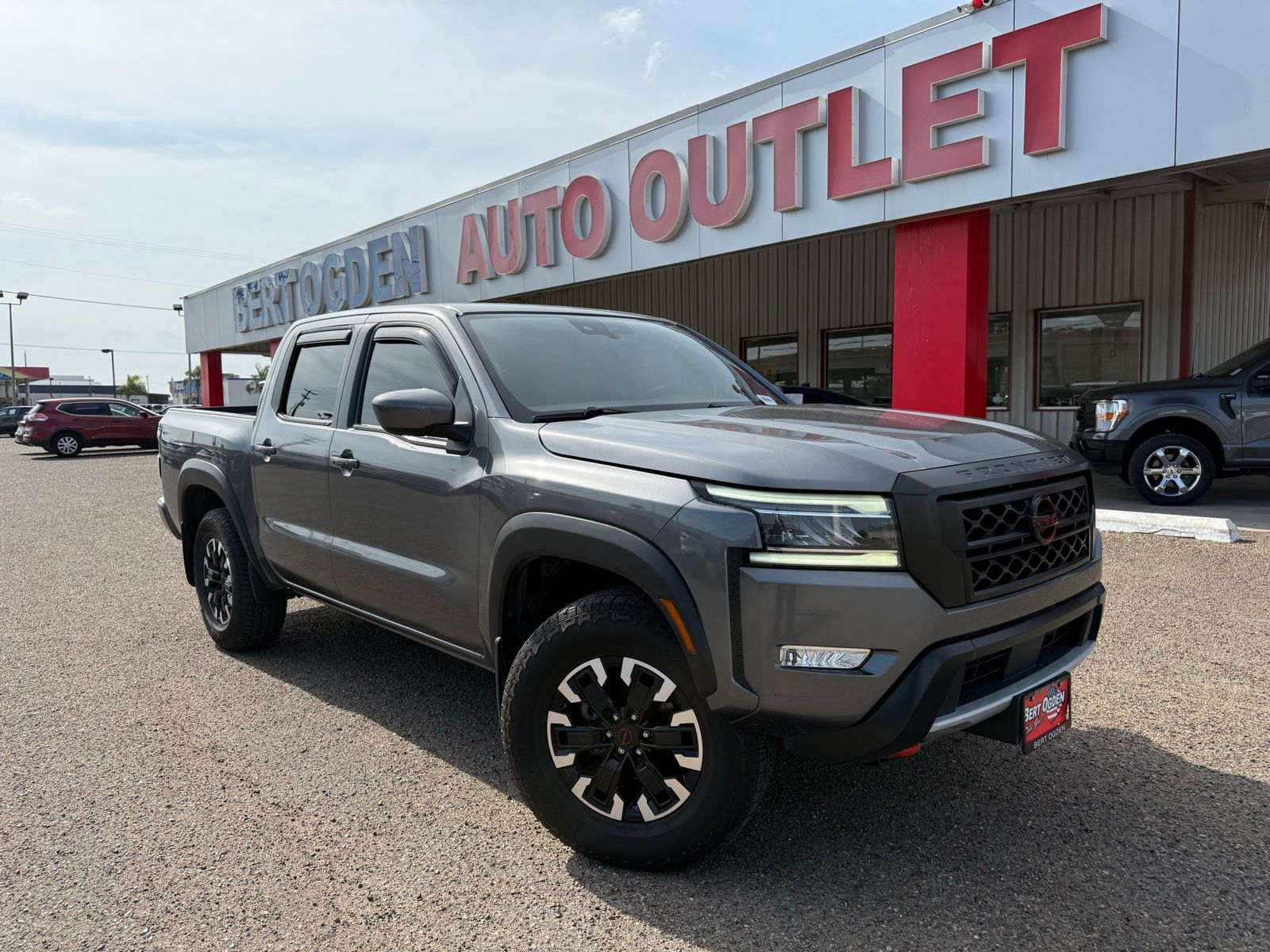 2024 Nissan Frontier PRO-4X Crew Cab 4WD