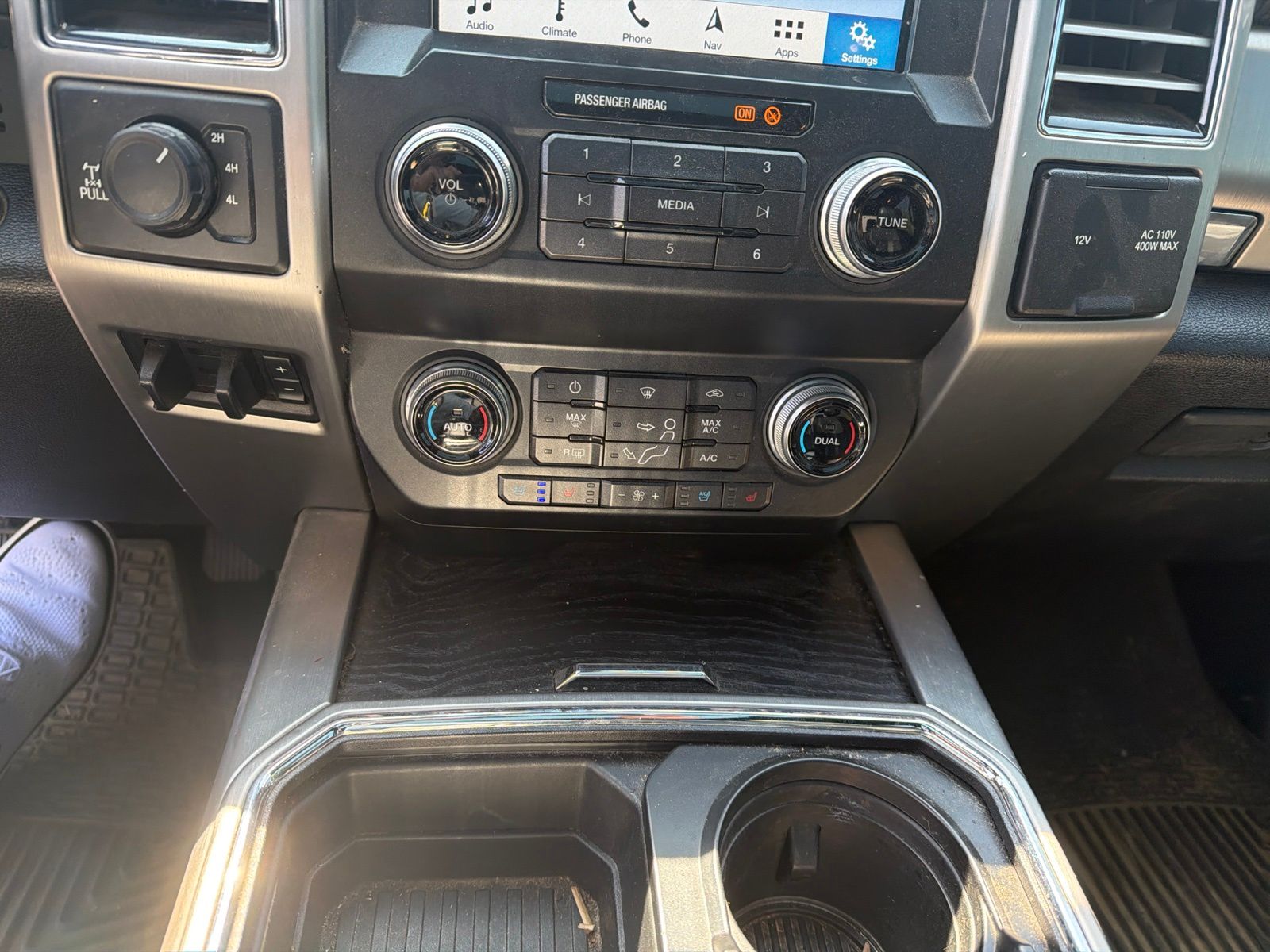 Used 2019 Black Ford Platinum image 18