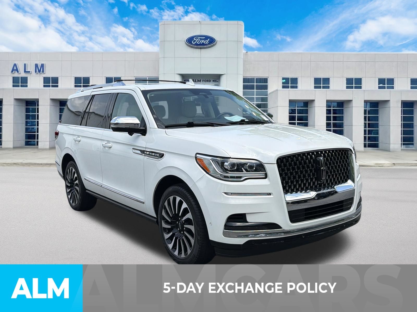 Used 2023 White Lincoln Black Label image 3