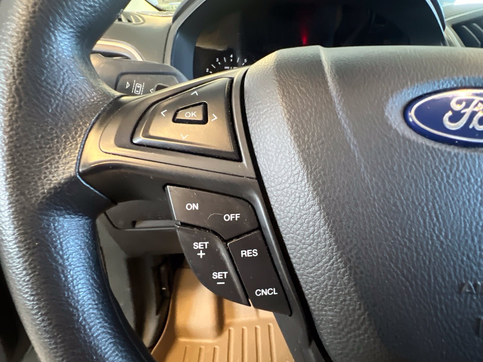 Certified Used 2020 Magnetic Metallic Ford SE image 23