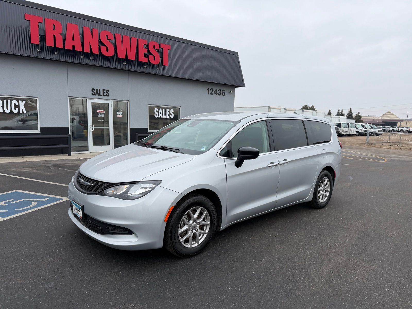 Silver Mist Clearcoat 2024 Chrysler Voyager LX FWD Minivan Front-Wheel Drive 9-Speed Automatic