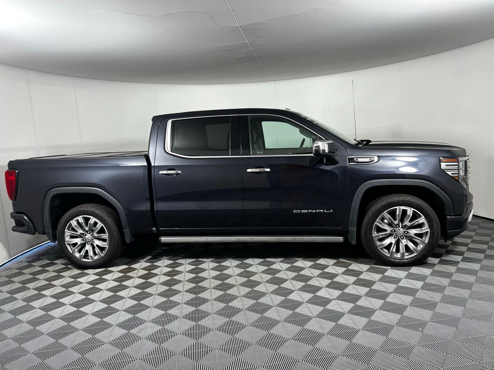 Thumbnail: 2023 GMC Sierra 1500 - 4