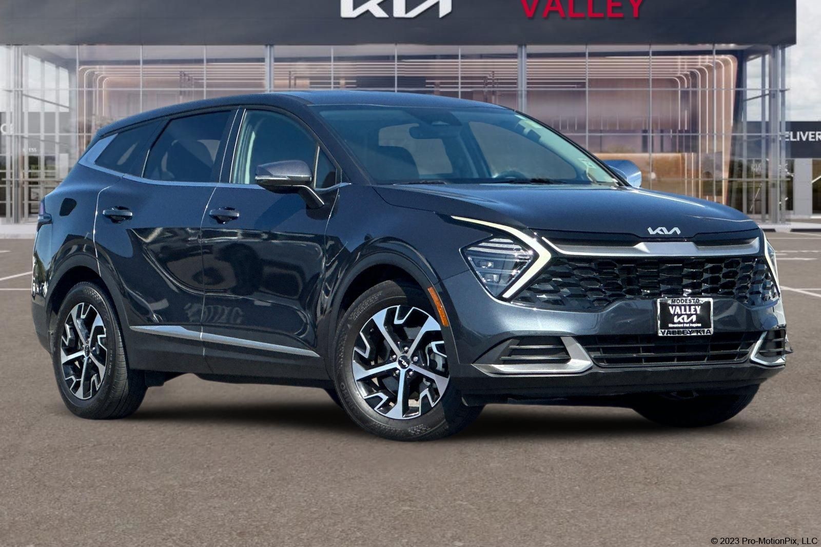 Gray 2024 Kia Sportage EX FWD SUV / Crossover Front-Wheel Drive 8-Speed Automatic