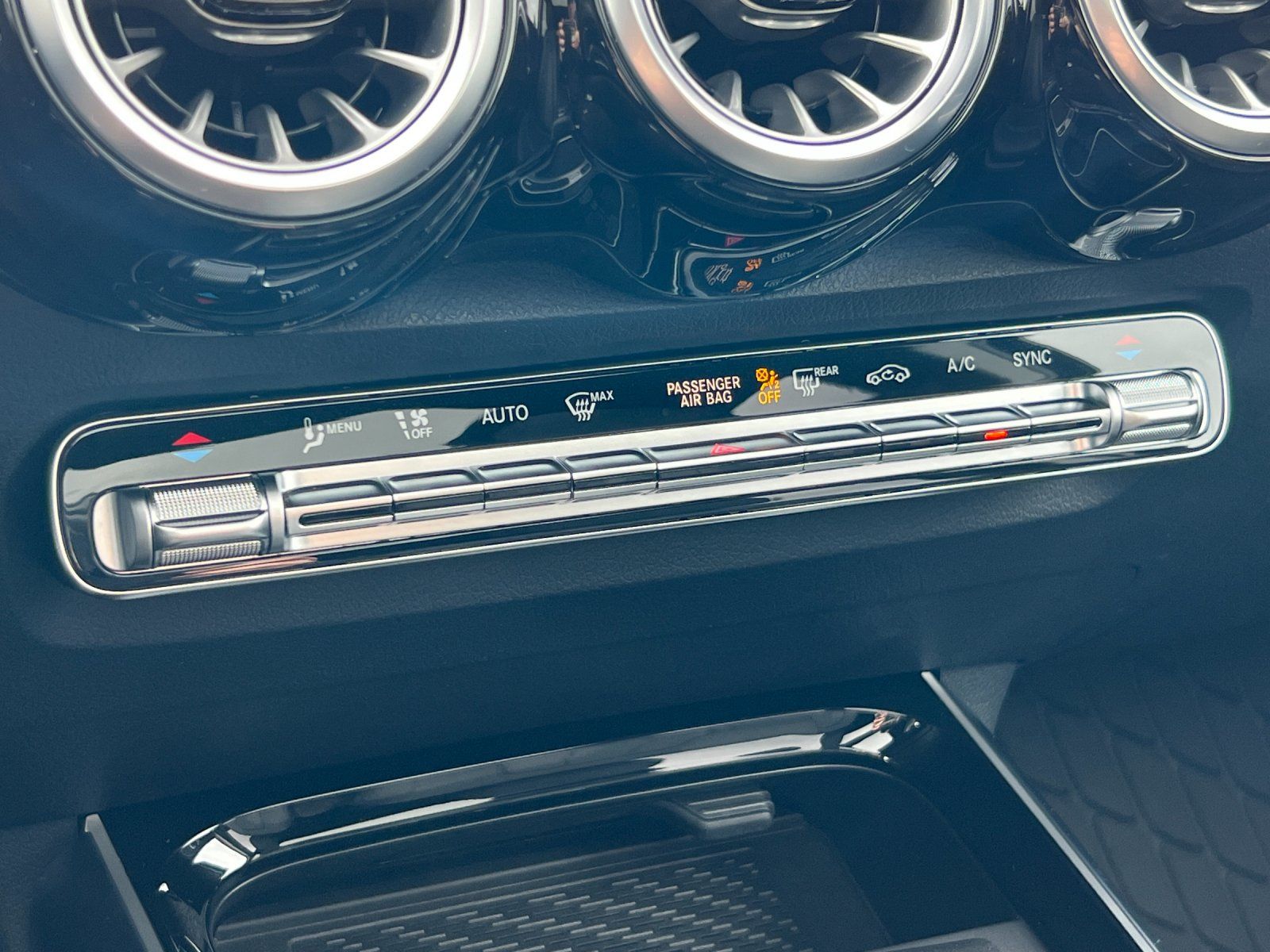 used 2024 Mercedes-Benz GLB car, priced at $39,999