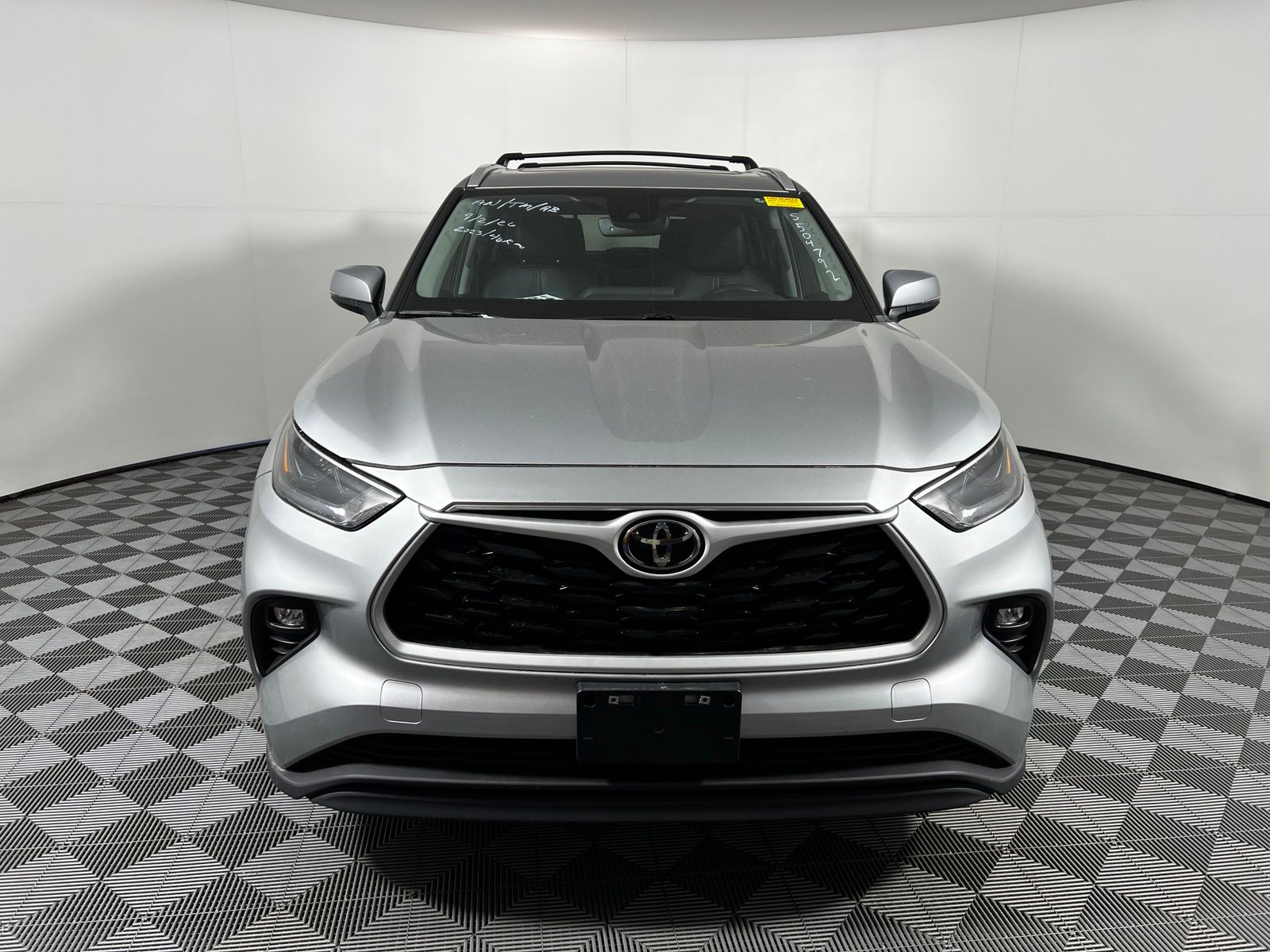 Thumbnail: 2023 Toyota Highlander - 2