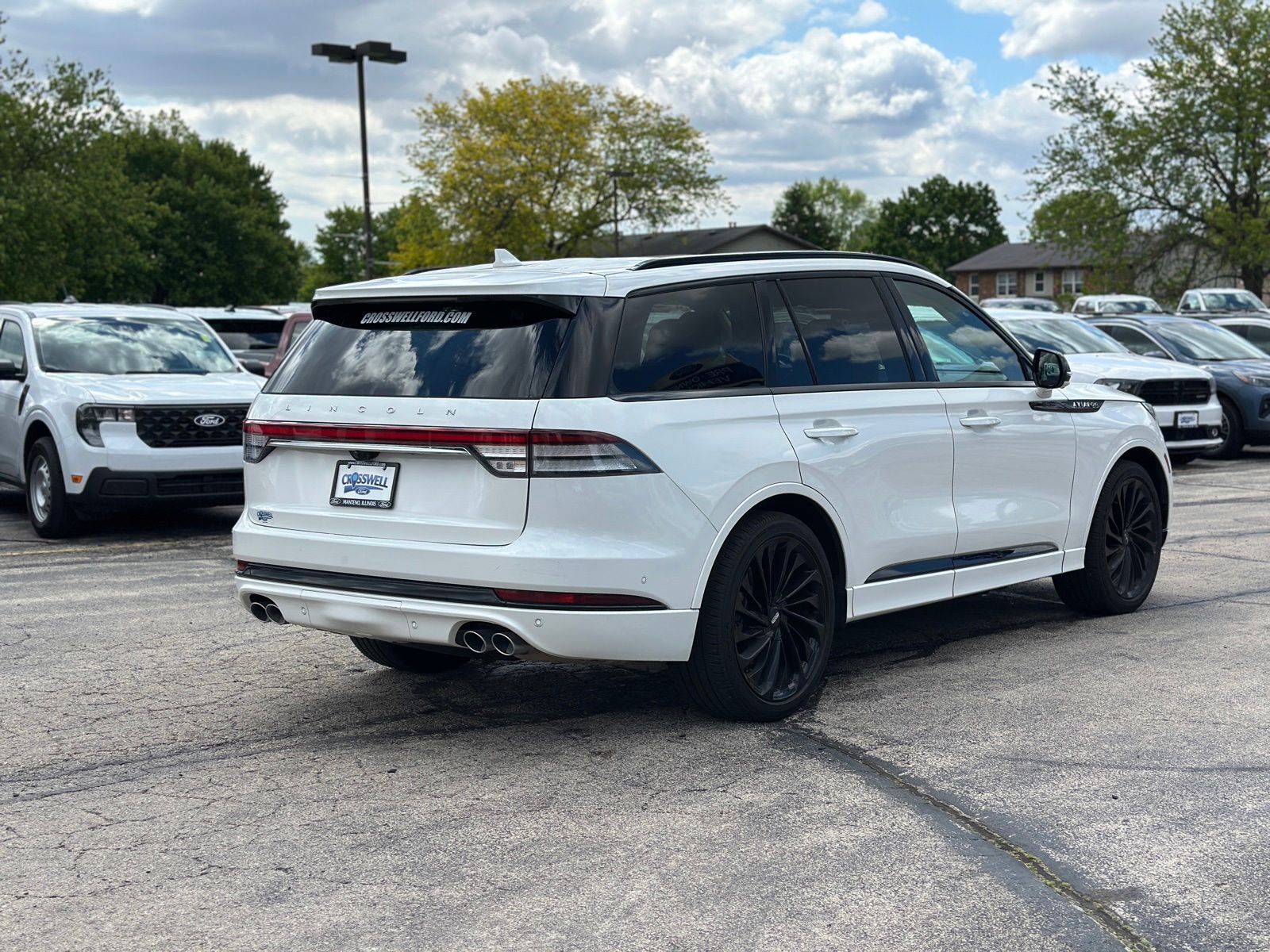 View vehicle photo 3