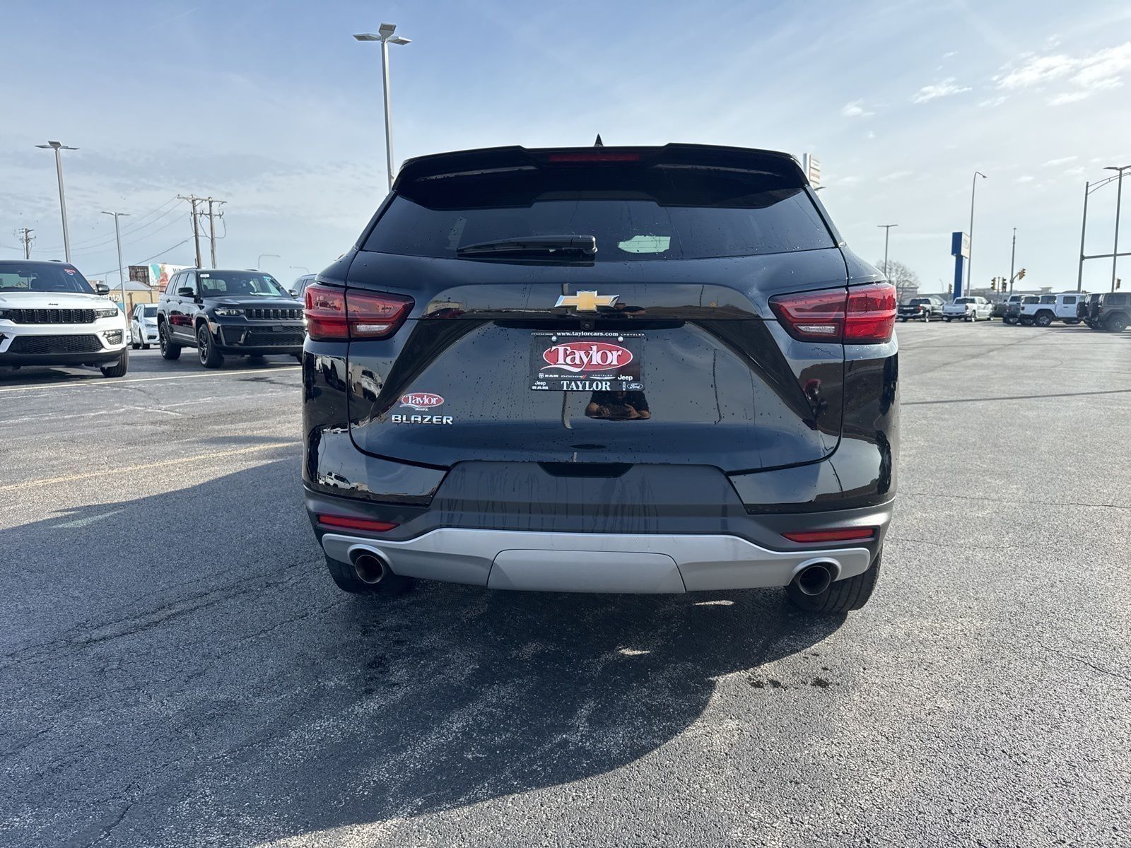 View vehicle photo 6