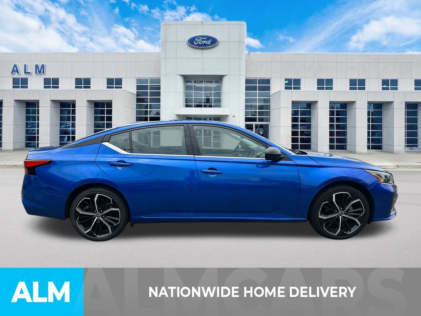 Used 2025 Blue Nissan 2.5 SR image 4