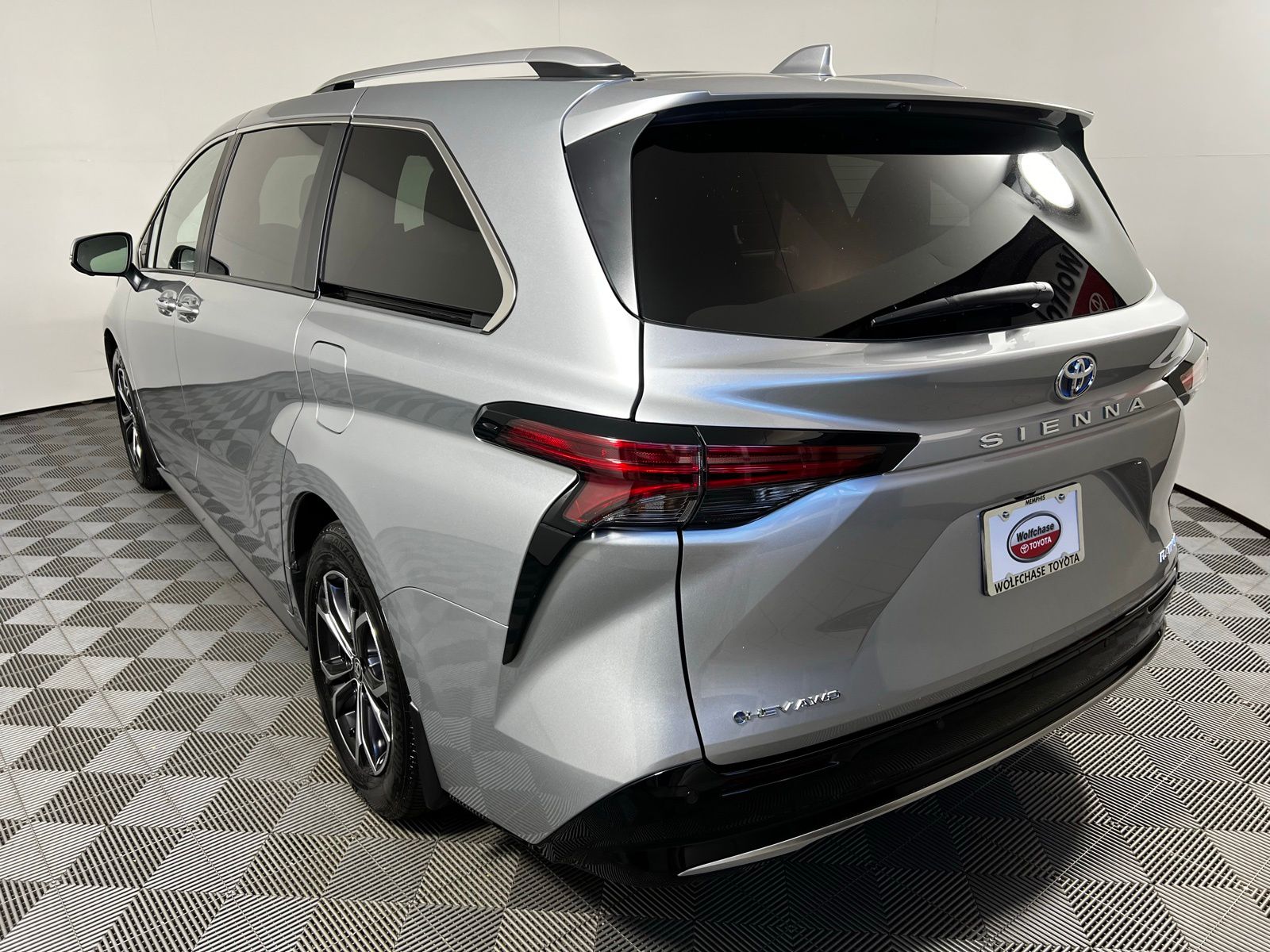 Thumbnail: 2025 Toyota Sienna - 7