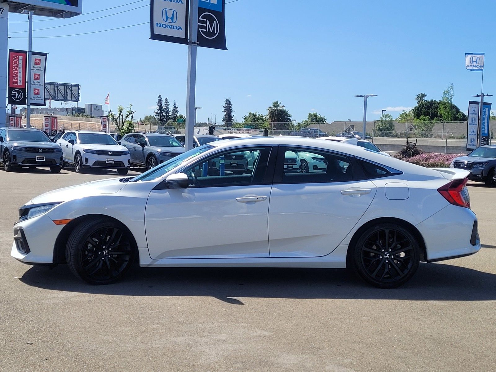 View vehicle photo 4