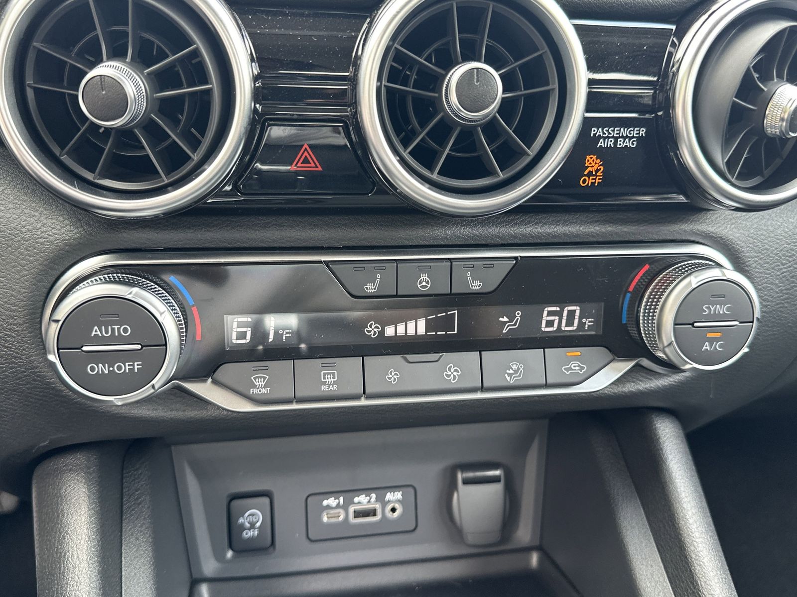 2025 Nissan Sentra SV photo 7