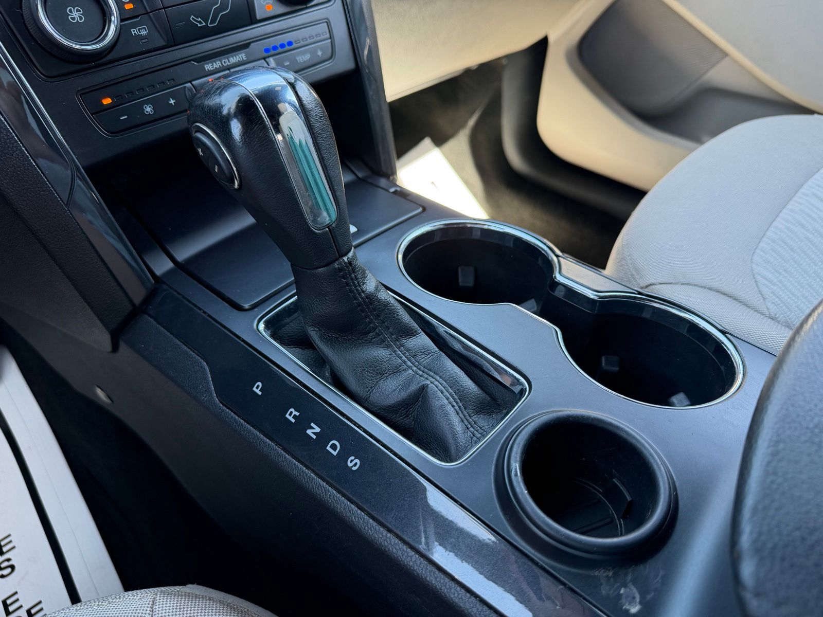 2018 Ford Explorer image 22