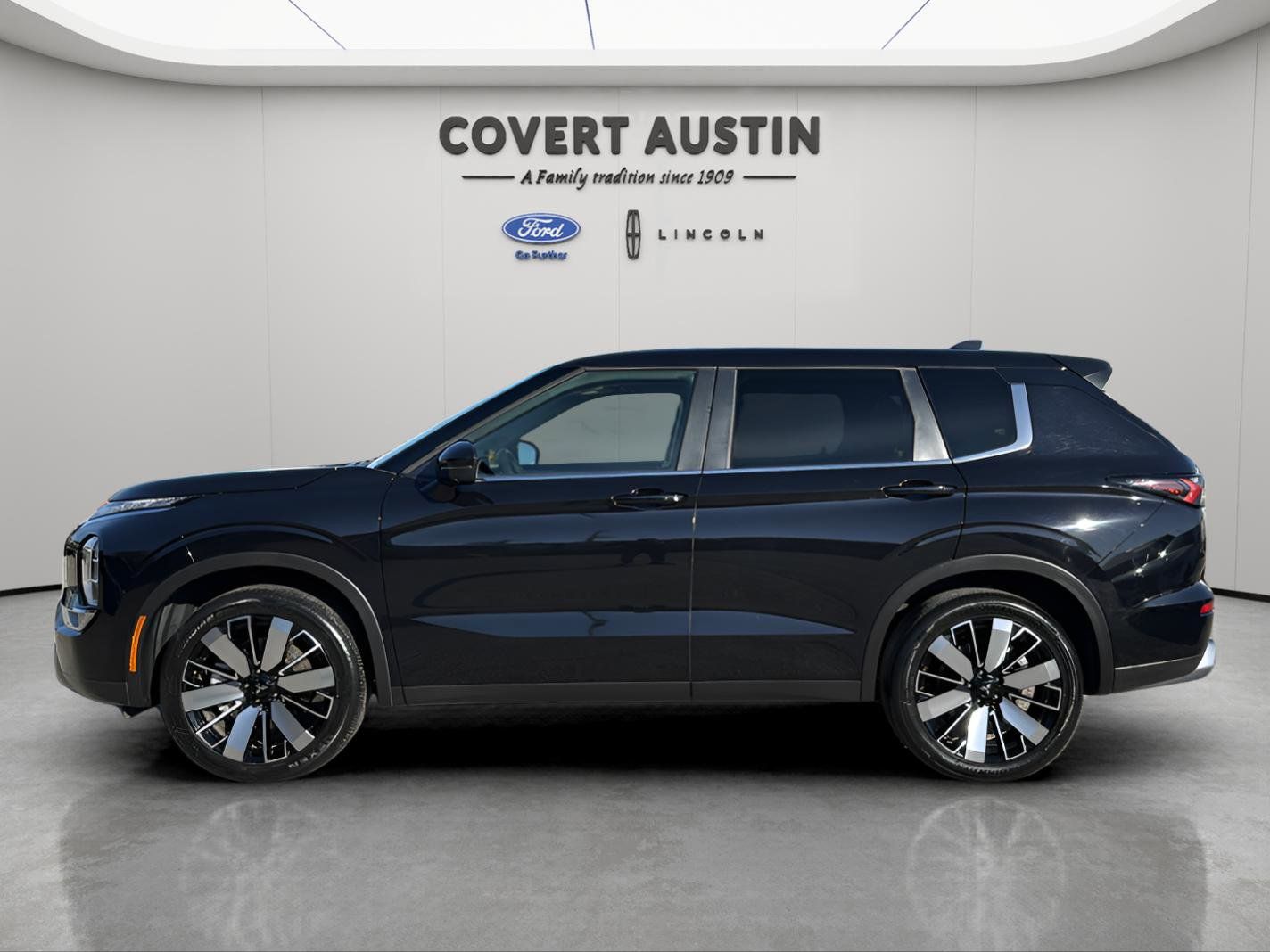 Used Car 2025 Mitsubishi Outlander  Se For Sale Under $30,000 In Austin, Texas