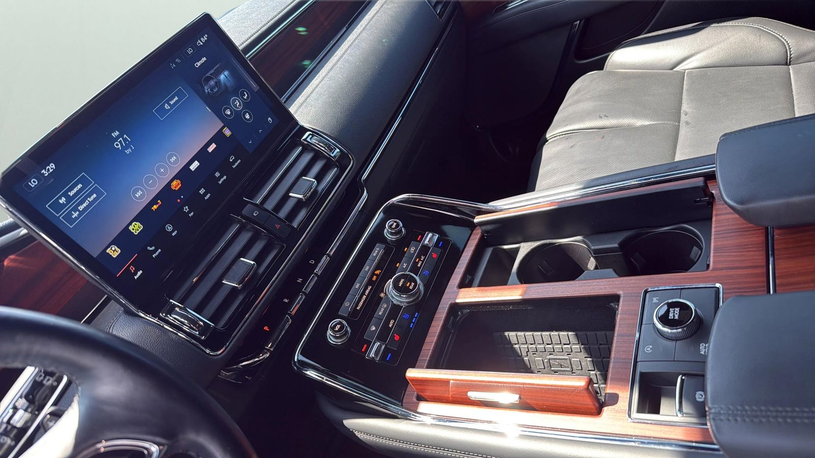 Used Car 2024 Lincoln Navigator  Reserve For Sale Under $70,000 In Austin, Texas