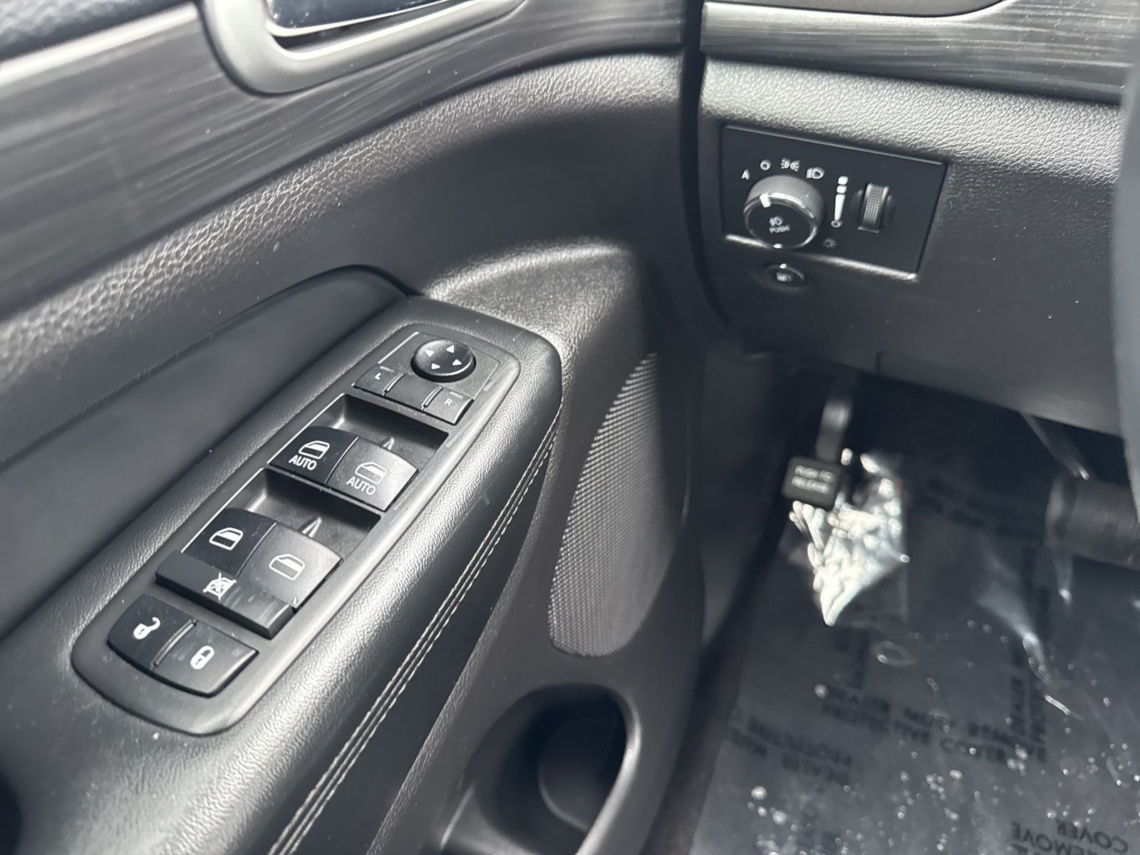 Used 2019 Velvet Red Pearlcoat Jeep Altitude image 36