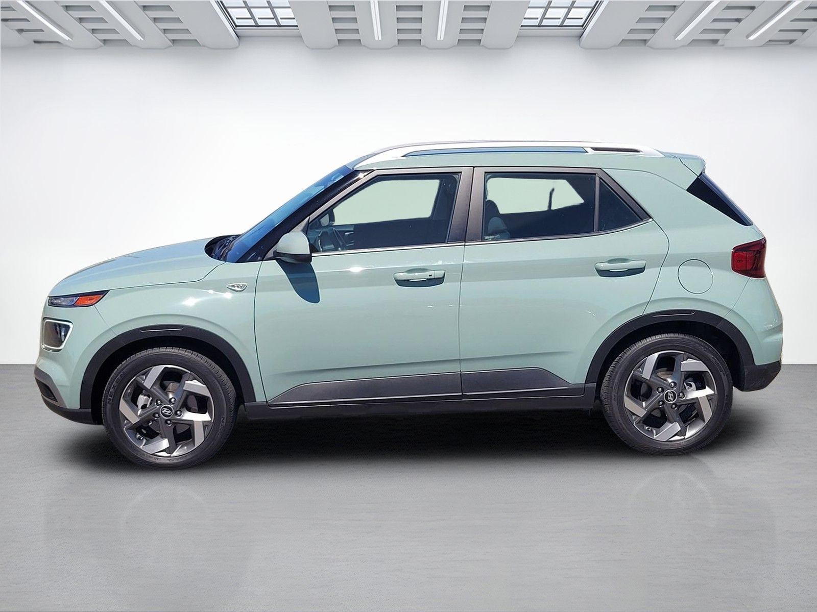 2025 Hyundai Venue Limited - Photo 7