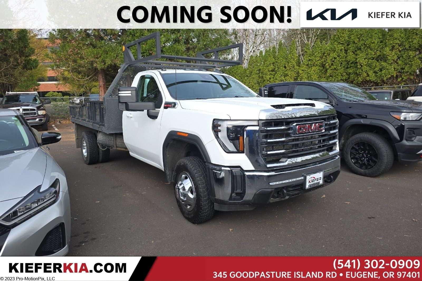 Summit White 2024 GMC Sierra 3500HD SLE Regular Cab LB 4WD Pickup Truck Four-Wheel Drive Automatic