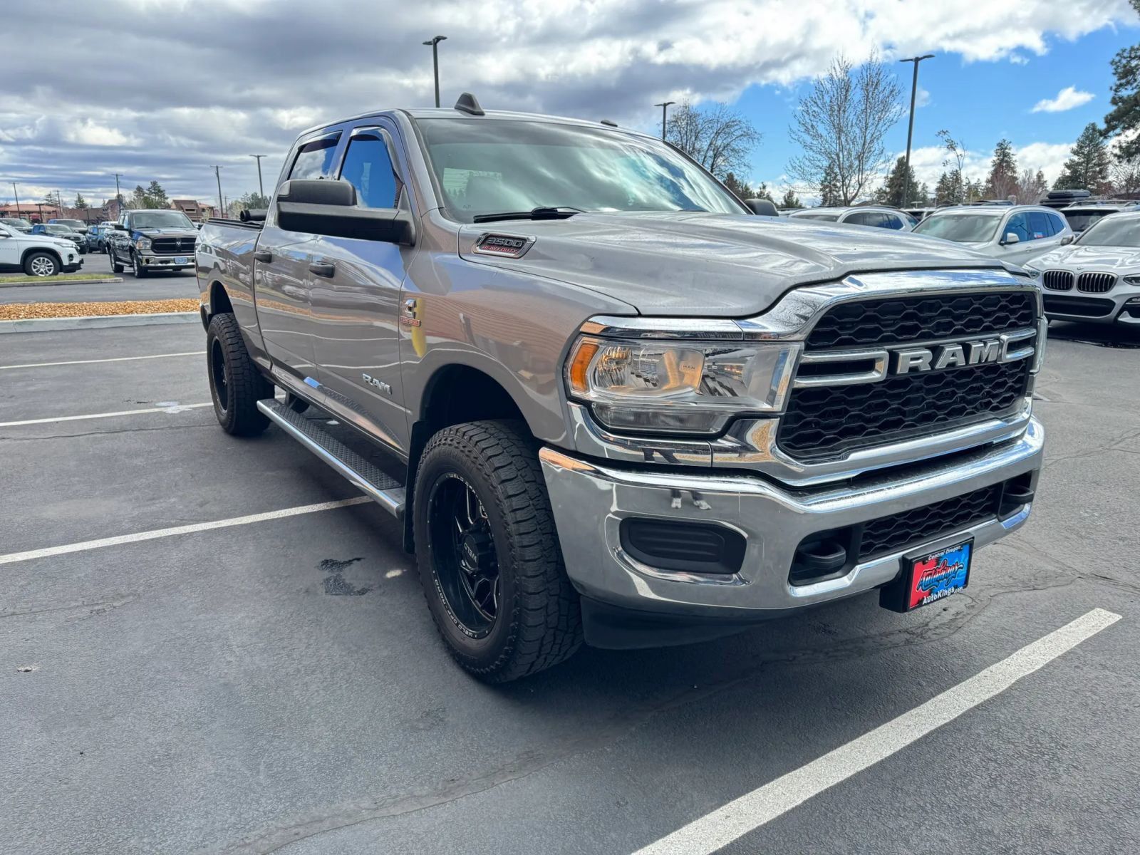 View vehicle photo 7