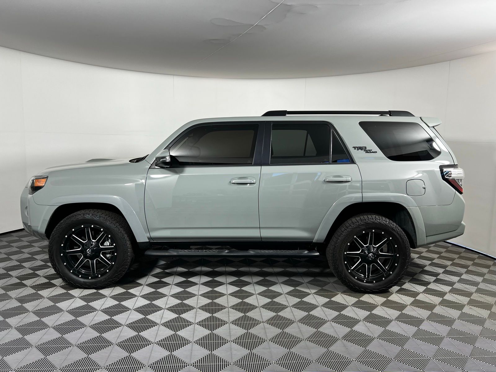 Thumbnail: 2023 Toyota 4Runner - 8