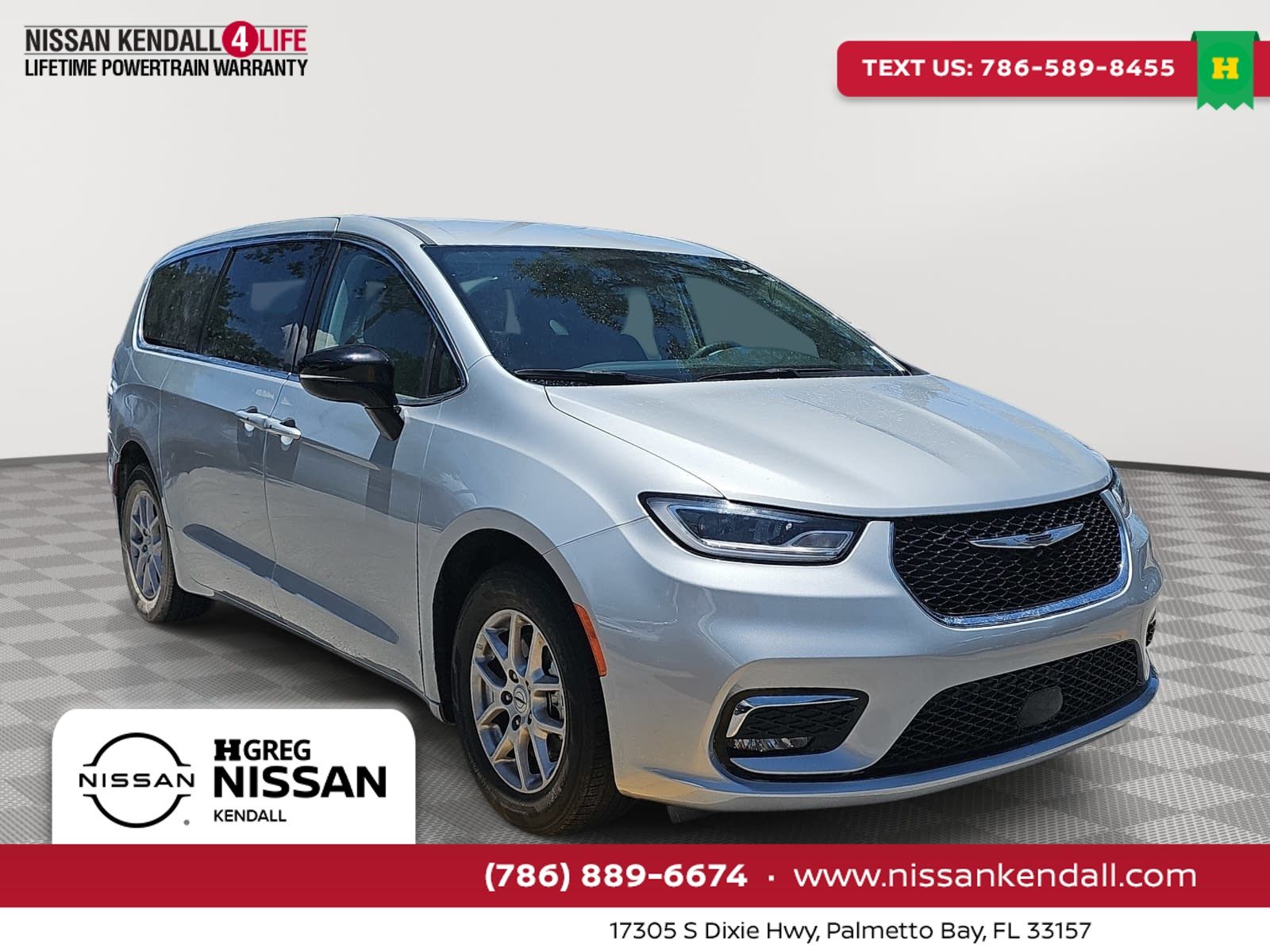 Silver Mist Clearcoat 2024 Chrysler Pacifica Minivan Front-Wheel Drive 9-Speed Automatic