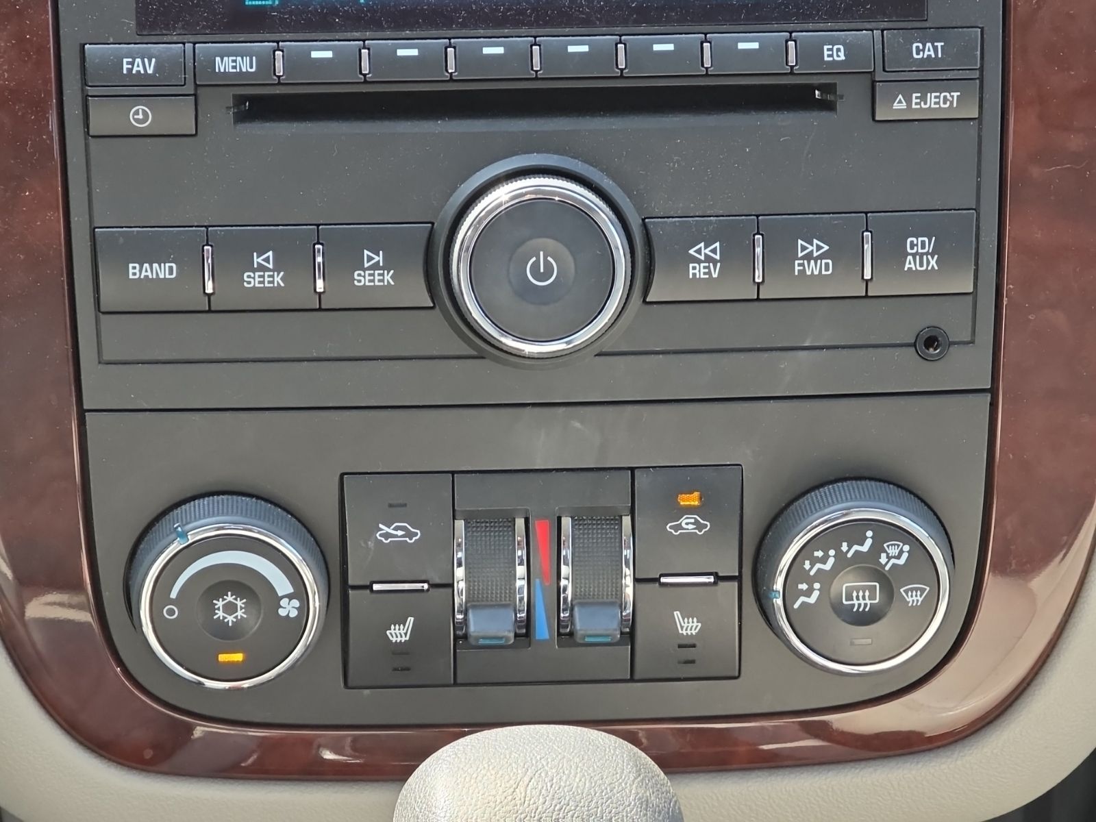 Used 2009 Gray Chevrolet LT image 19