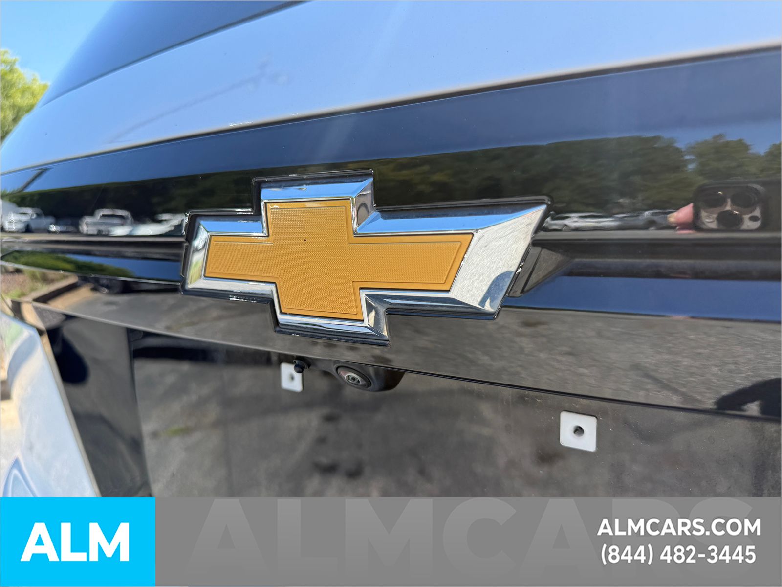 Used 2025 Summit White Chevrolet LT image 8