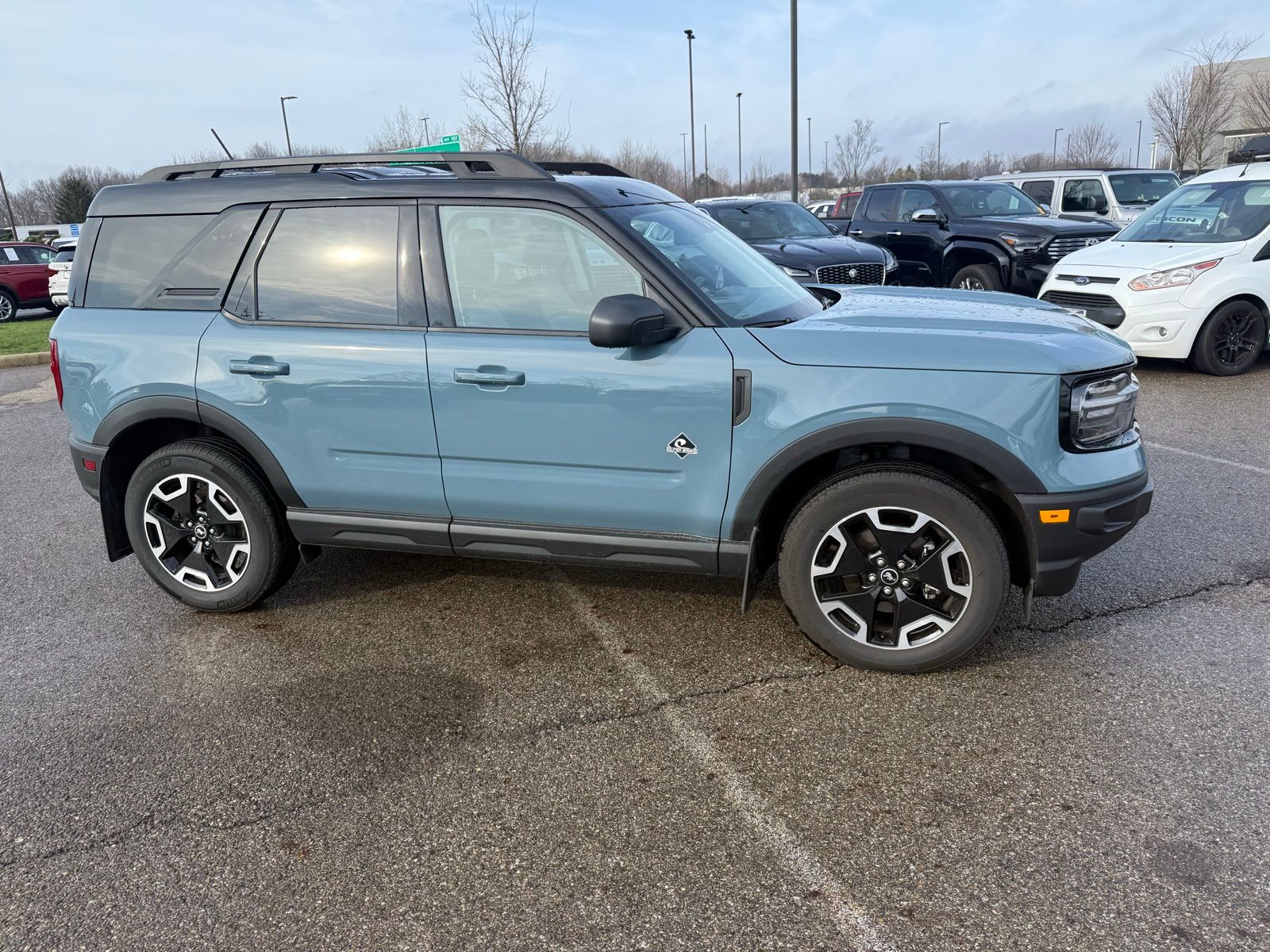 View vehicle photo 4