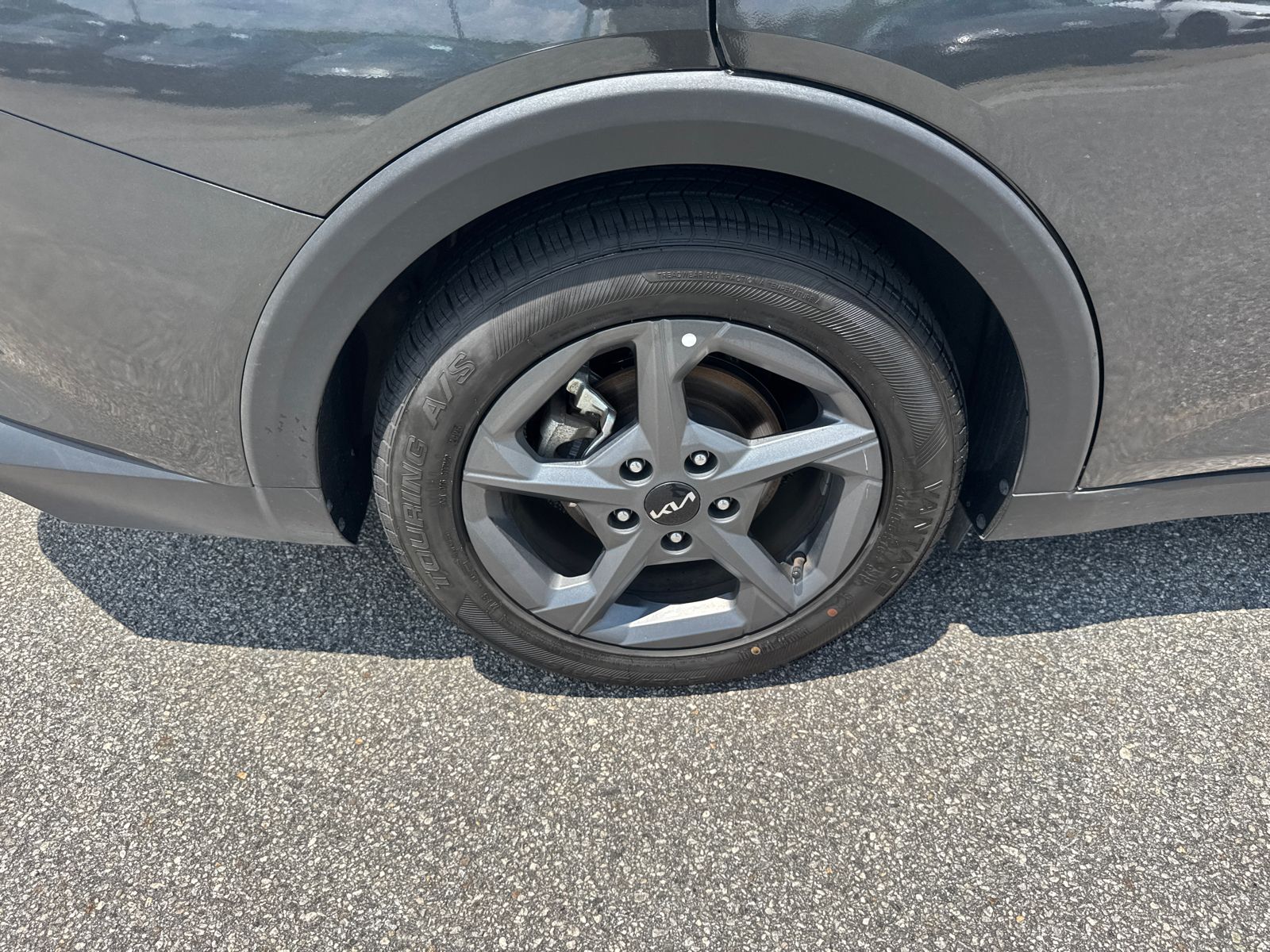 Used 2025 Gray Kia LXS image 17