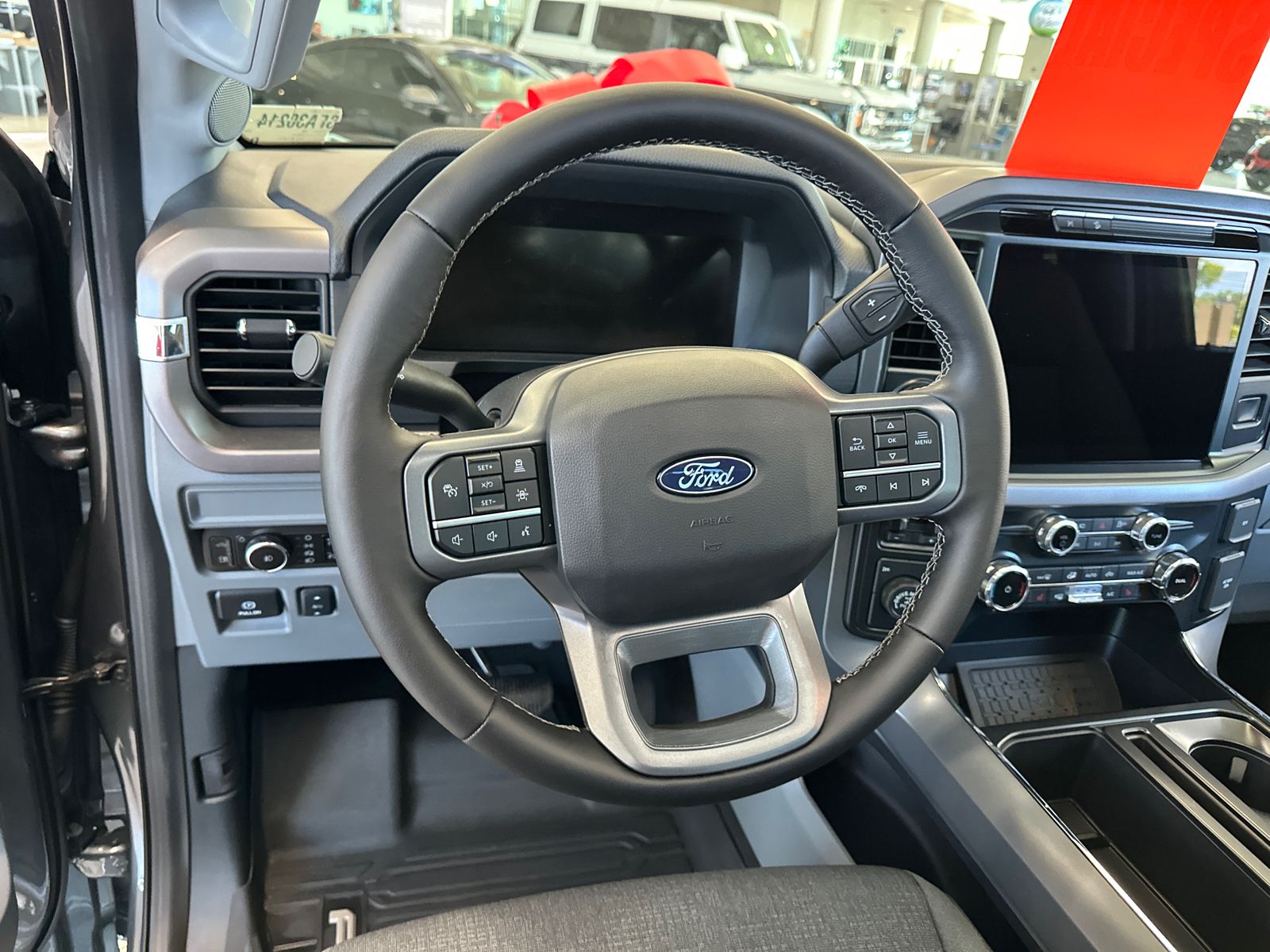 2025 Ford F-150 XLT - Photo 17