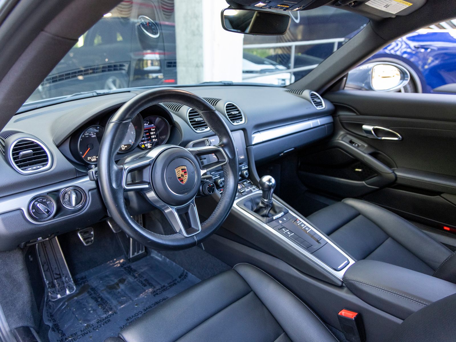 View vehicle photo 4