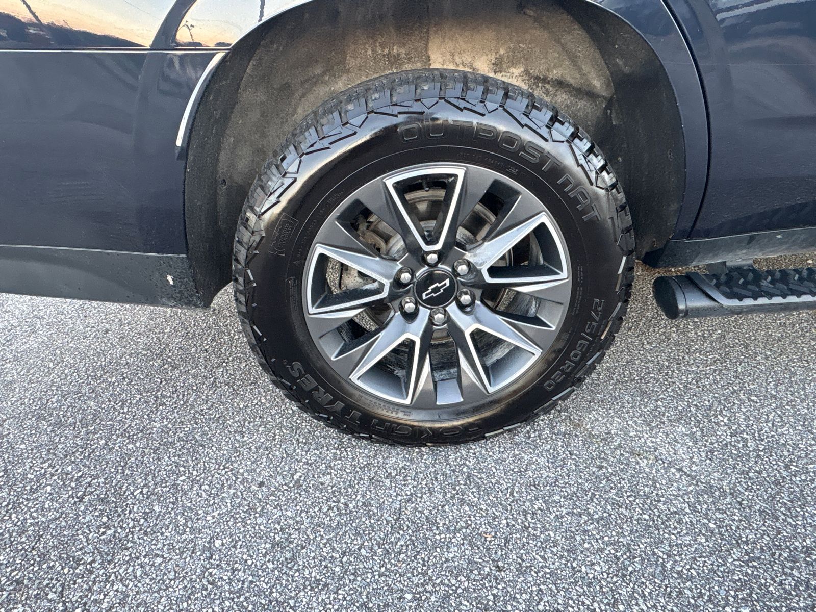 Used 2023 Black Chevrolet Z71 image 15
