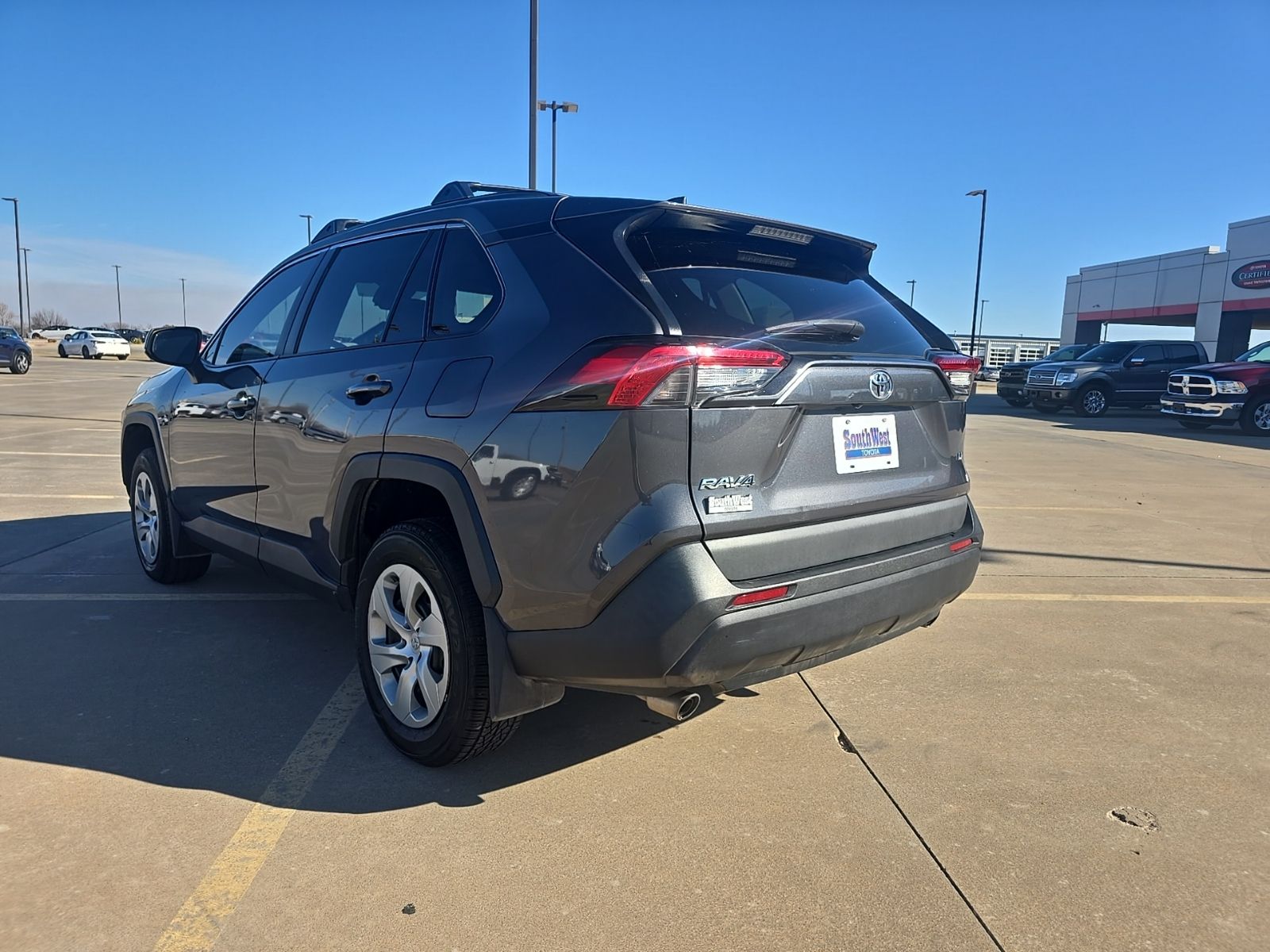 2020 Toyota RAV4 LE 5