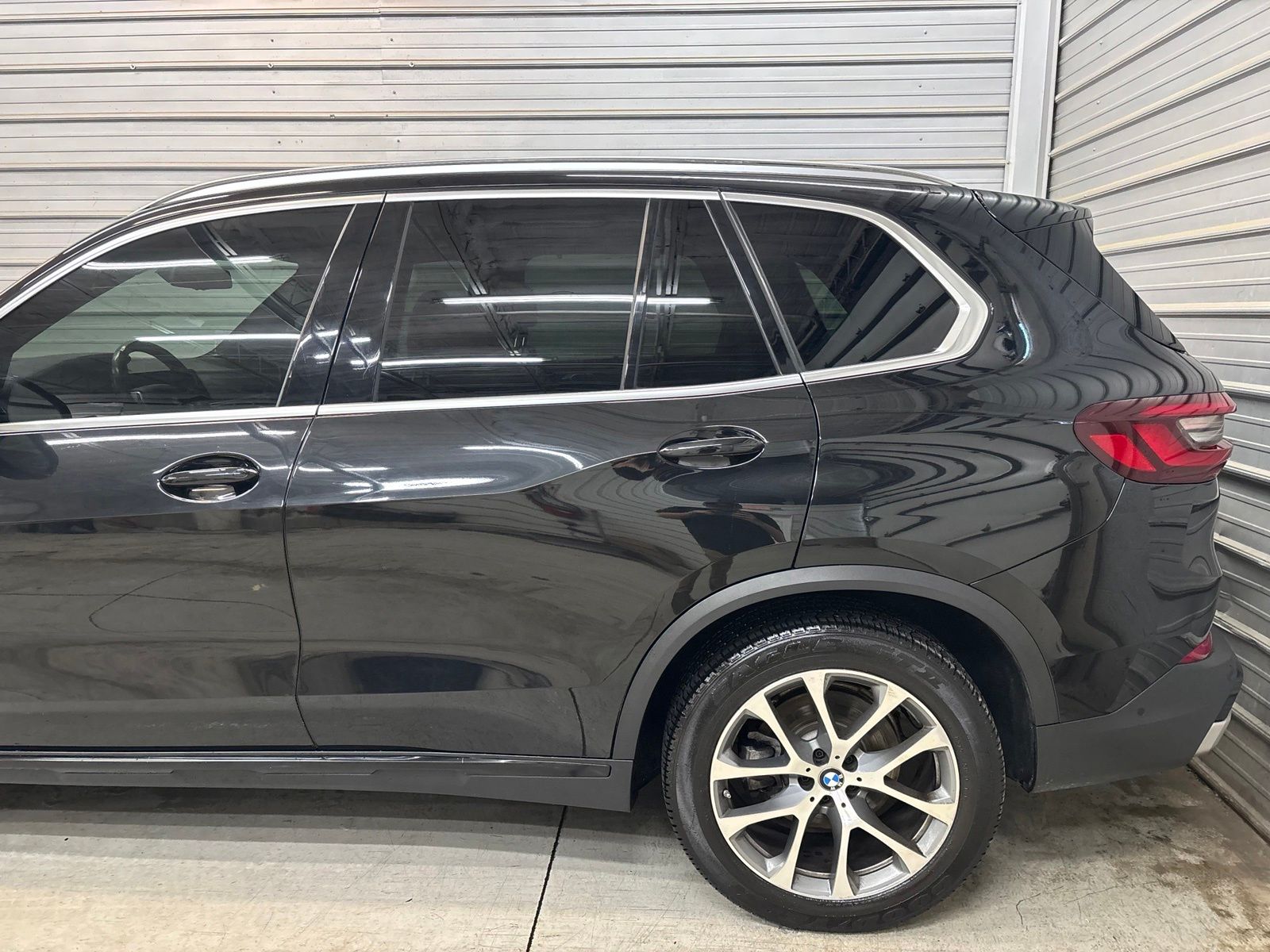 2022 BMW X5 xDrive40i - Image 5