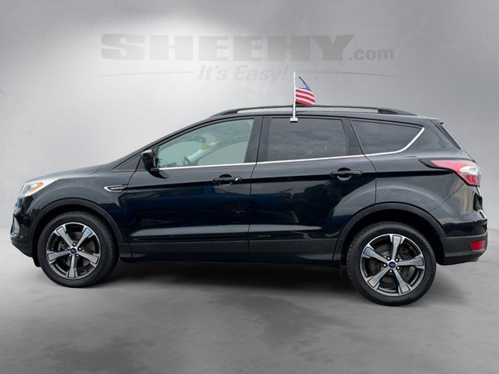 Used 2018 Shadow Black Ford SEL image 16